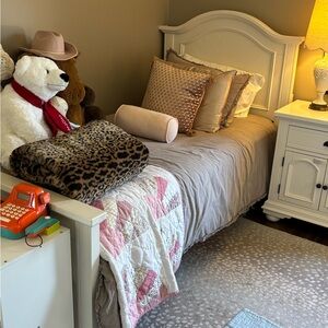 H&M Home Ruffle Trim Bedding Size Twin 
Taupe
Duvet cover, duvet insert, & sham